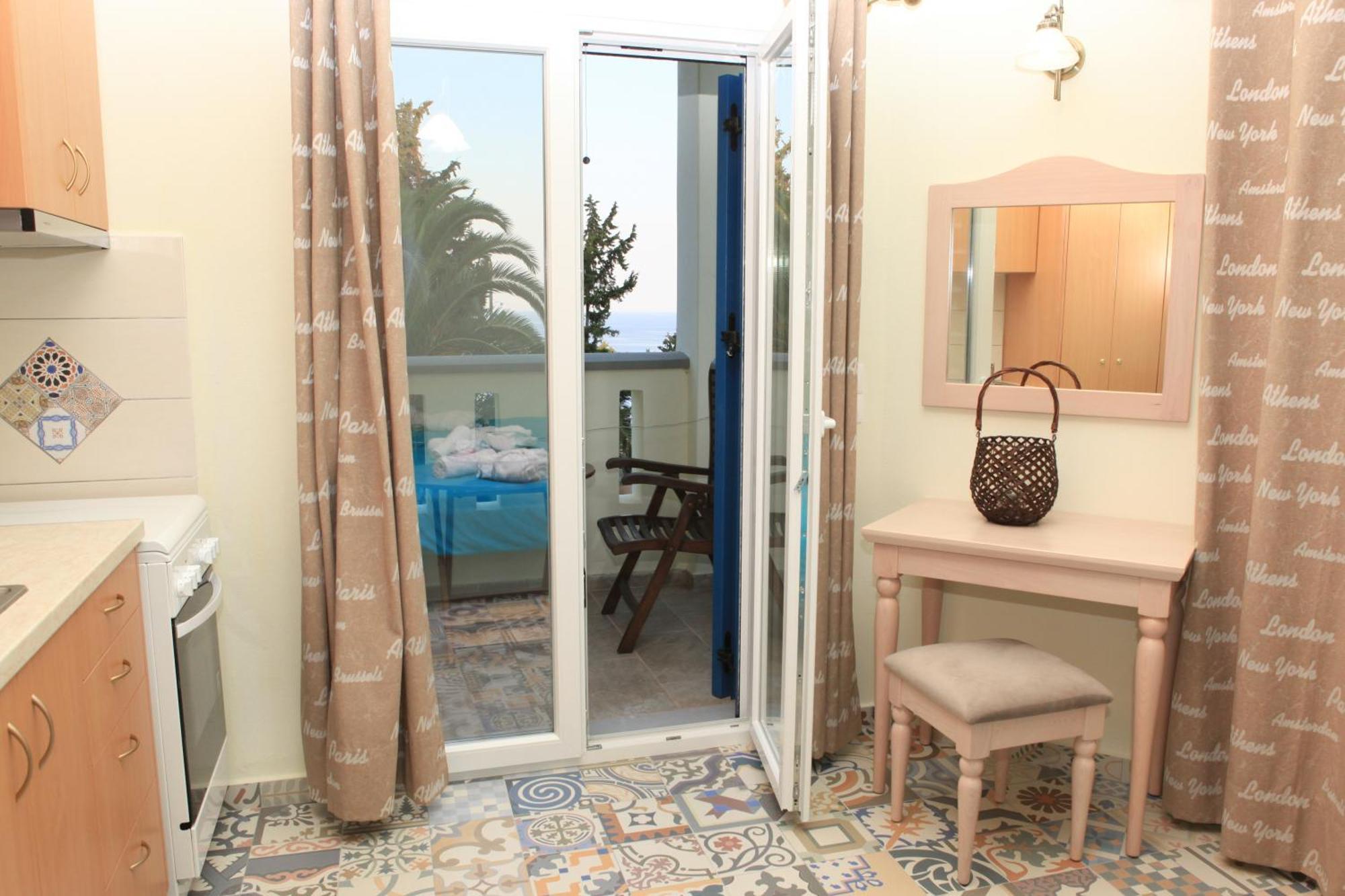 Stafylos Suites & Boutique Hotel Room photo